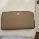 Tory Burch Robinson Zip Continental Wallet - French Gray Tory Burch Robinson Zip Continental Wallet - French Gray
