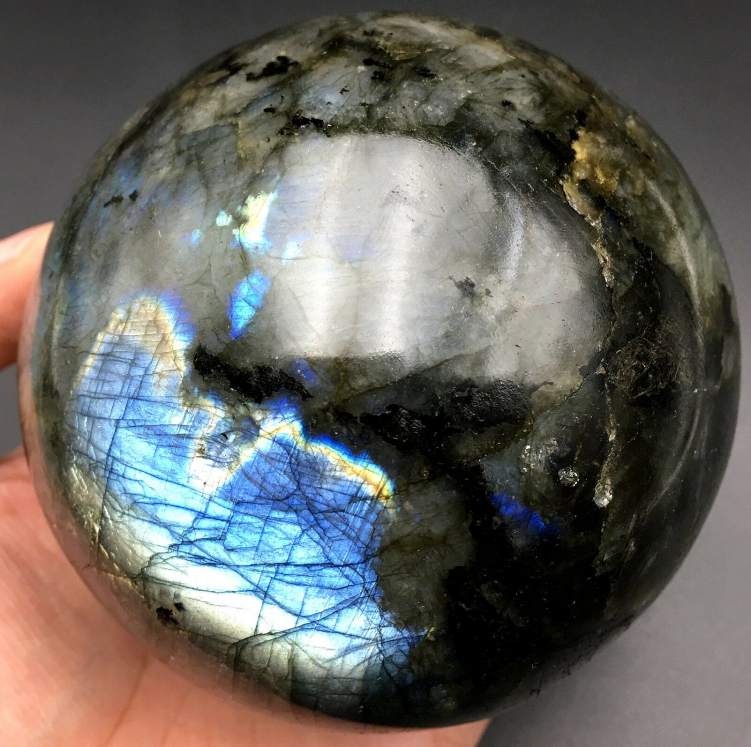 699g Natural beautiful Labradorite ball Crystal Polished From Madagascar LQ11