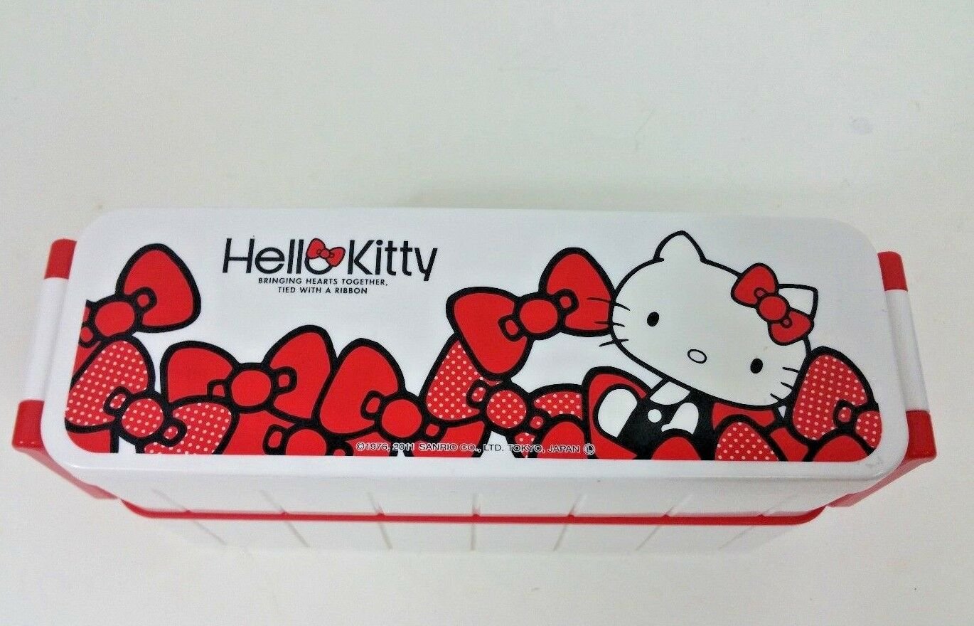 Hello Kitty two steps lunch case lunch box &atilde;��&atilde;��&atilde;�&curren; &acirc;�� Sanrio Lady's lunchtime series