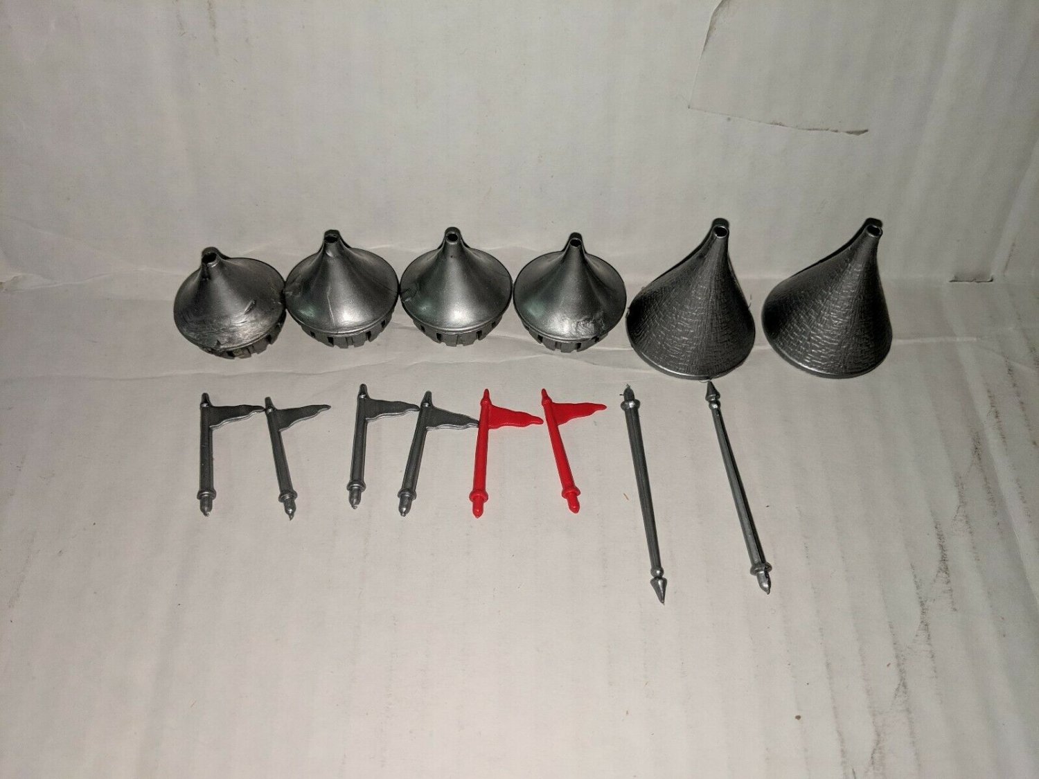 Marx reissue Castle thin keep turrets, flag pole, & pennants