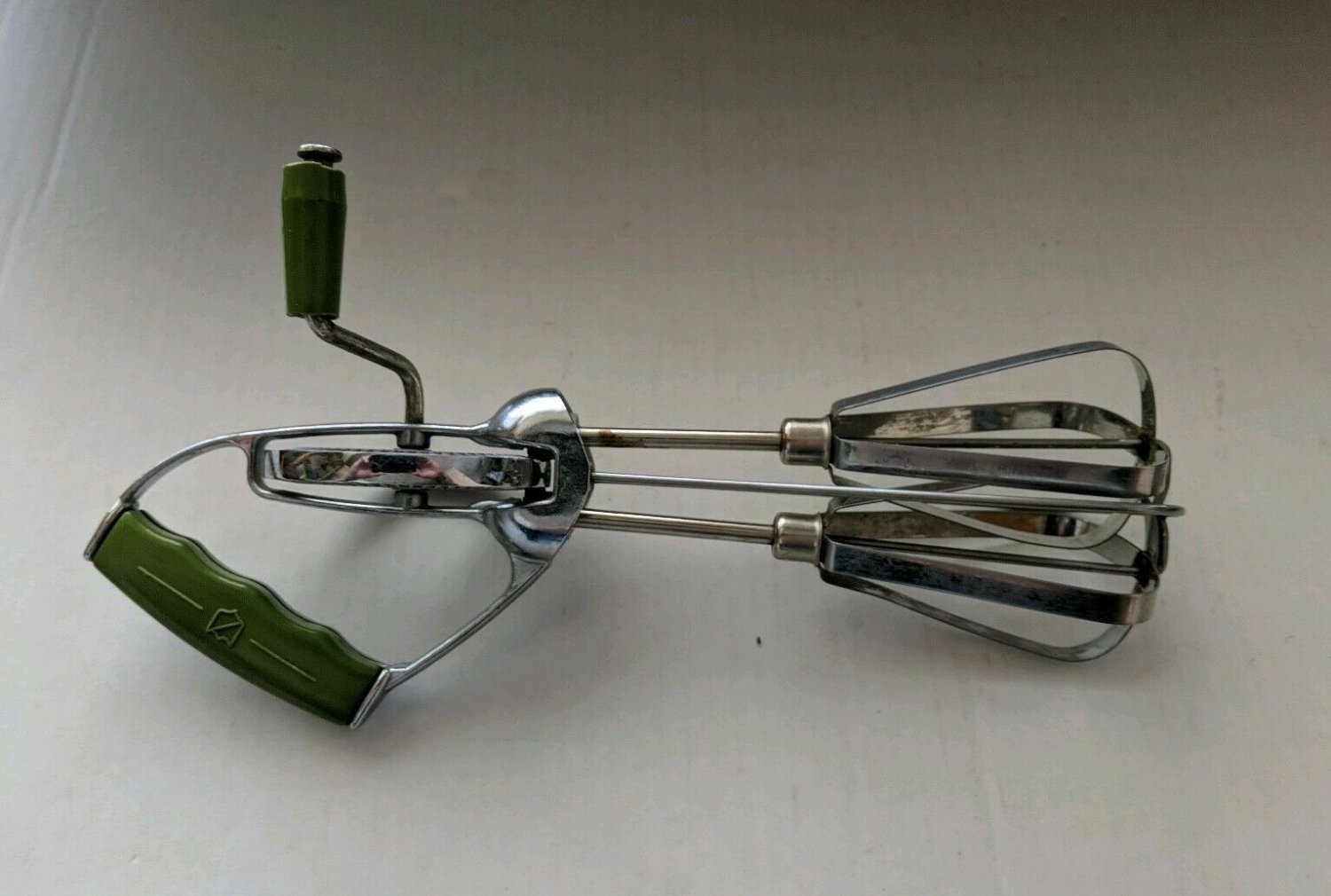 Vintage Hand Held Mixer Egg Beater Stainless Steel Green Bakelite Handles