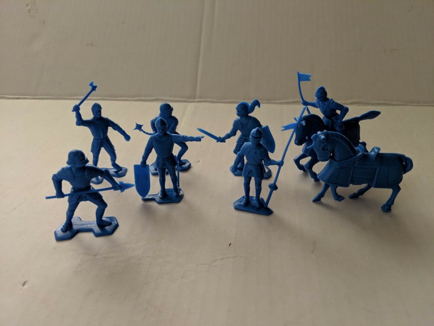 Marx reissue Castle Noble Knights (Blue) figures with horses(18) pcs