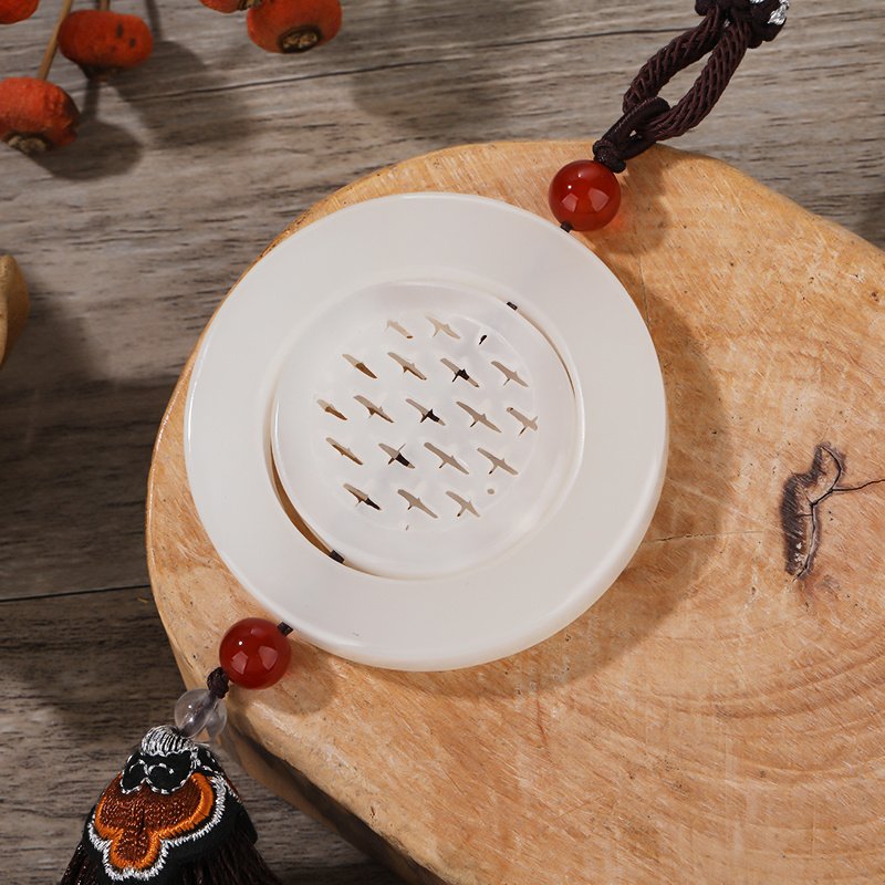 Lucky turn Hetian jade pendant white