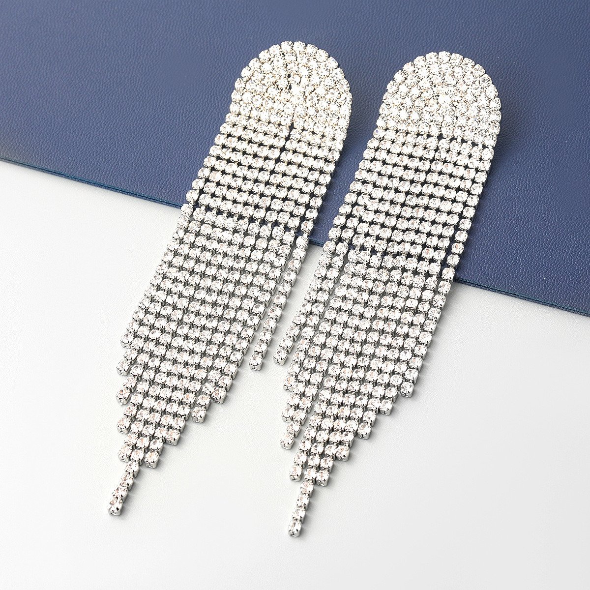Super Flash Claw Chain Geometric Alloy Diamond Earrings Gold