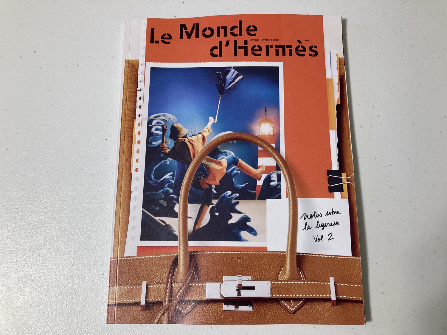 Hermes Le Monde D`Hermes Autumn Fall Winter 2022 Catalog Magazine Book in Spanish New