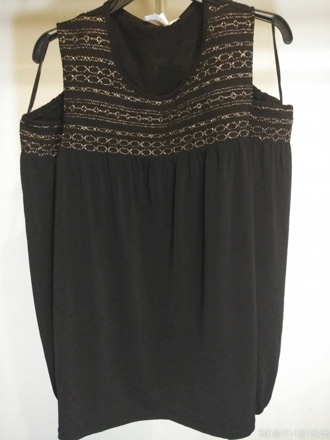MICHAEL KORS WOMEN'S EMBROIDERED BLACK COLD SHOULDER TOP - XL