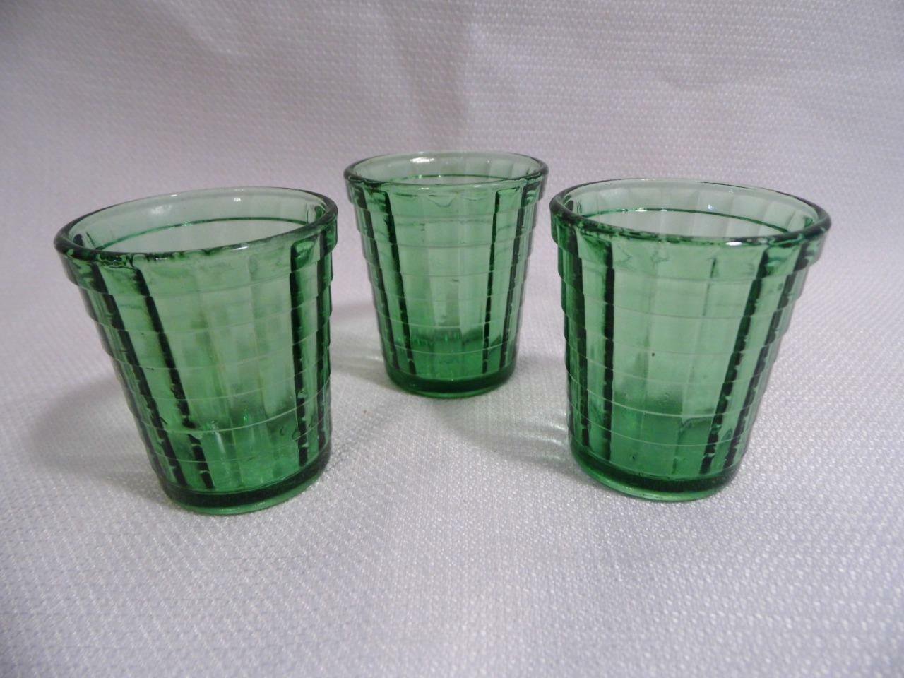 3 vintage Federal Glass Depression Era dark Green cube shooter SHOT GLASSES