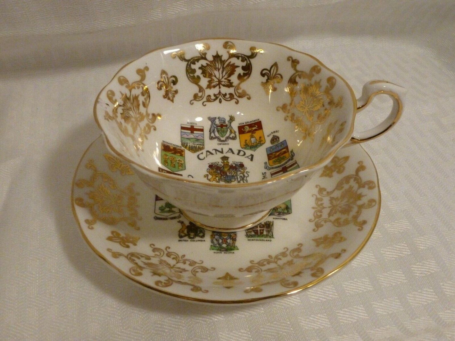 Vintage Paragon Bone China TEA CUP SAUCER set Canada coat of arms appt