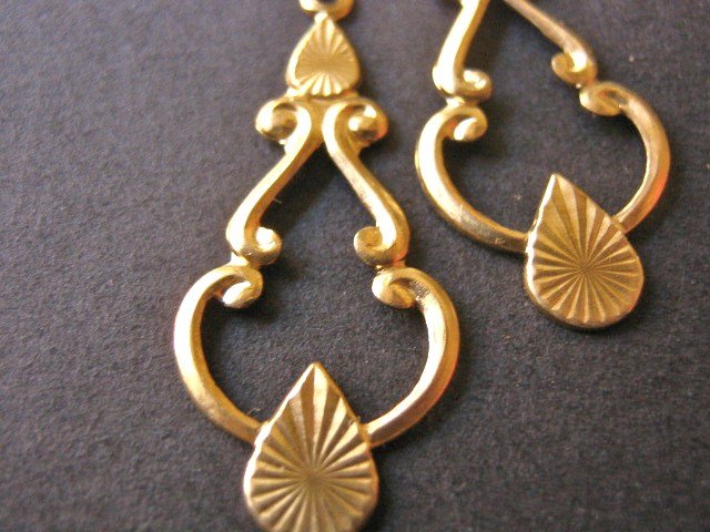 Drop Chandelier Setting Victorian Raw Brass 13x31mm