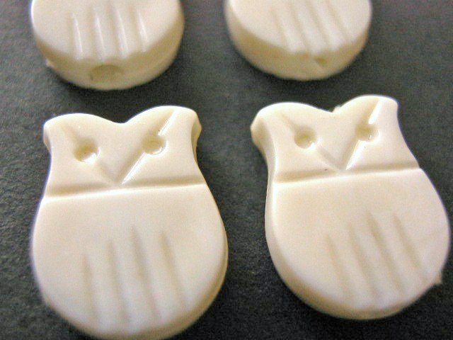 White Opaque Vintage Plastic Bead Owls 12x10mm