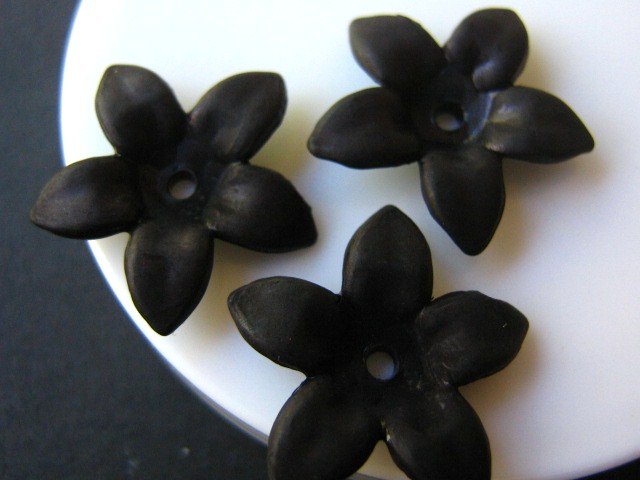 Black Matte 17mm Spike Flower Acrylic Plastic Beads