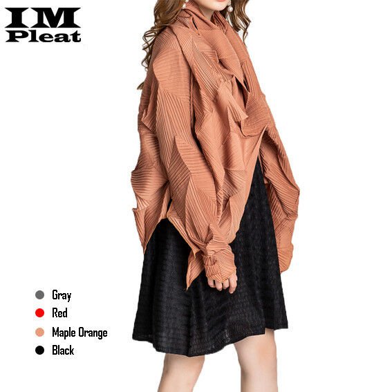 Womens Momoe 2 Pleat Outerwear. Premium. Free Size.