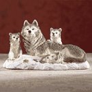 Alabastrite Wolf Family On Snow