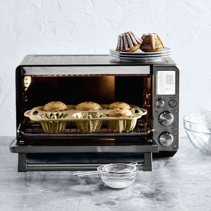 Breville Smart Oven Air with Convection BOV900BSS. New In Box. Breville