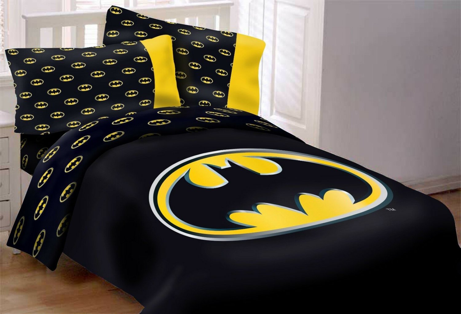 Licensed DC Batman Emblem 5 Piece Reversible Soft Luxury Full Size Comforter Set