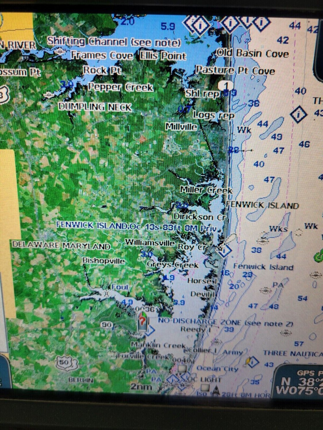 VUS038R  Garmin BlueChart g2 HD Vision HD--New York-Chesapeake-microSD/SD