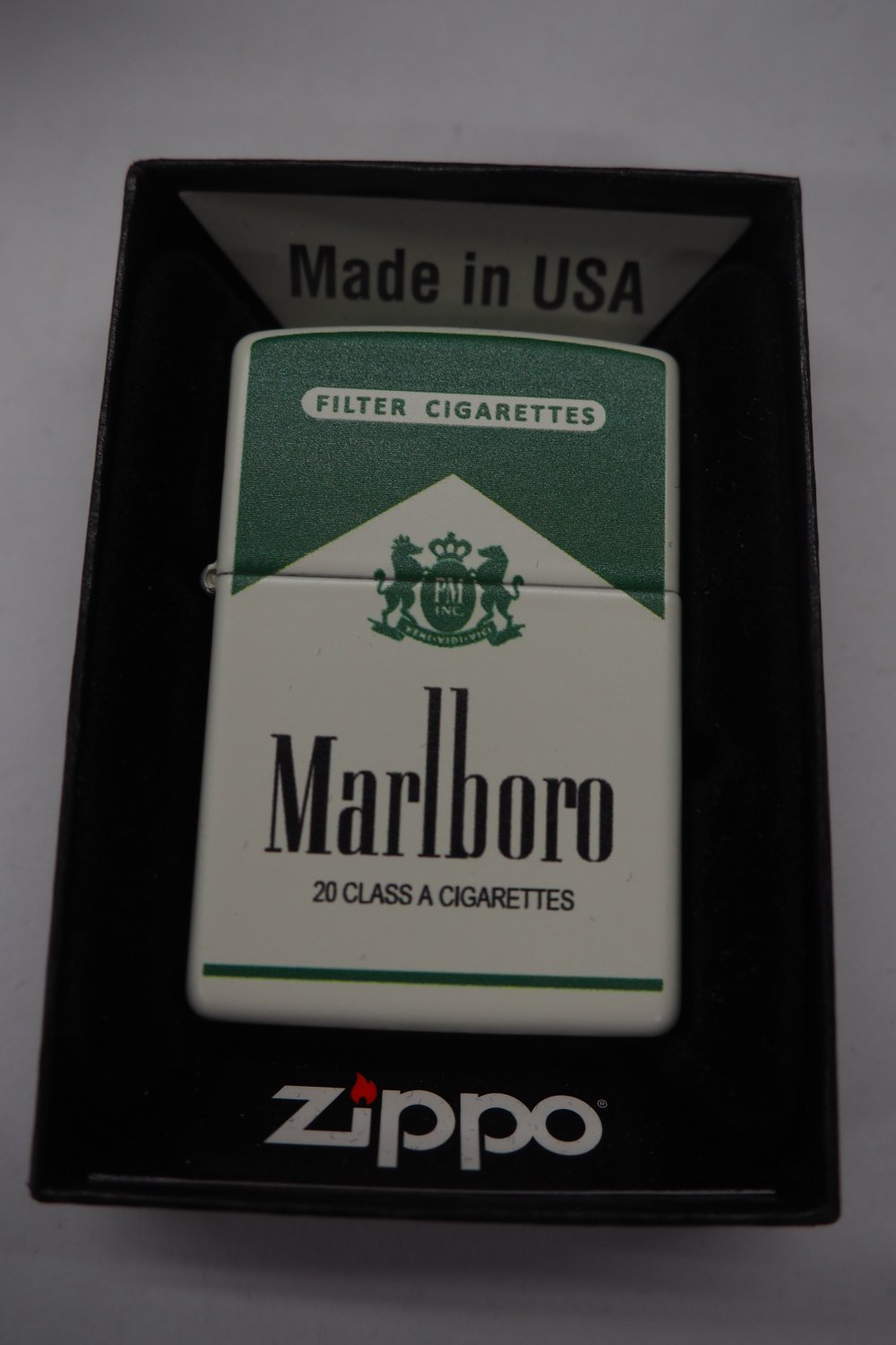 New Unfired Marlboro Menthol Zippo Lighter FREE INTERNATIONAL SHIPPING