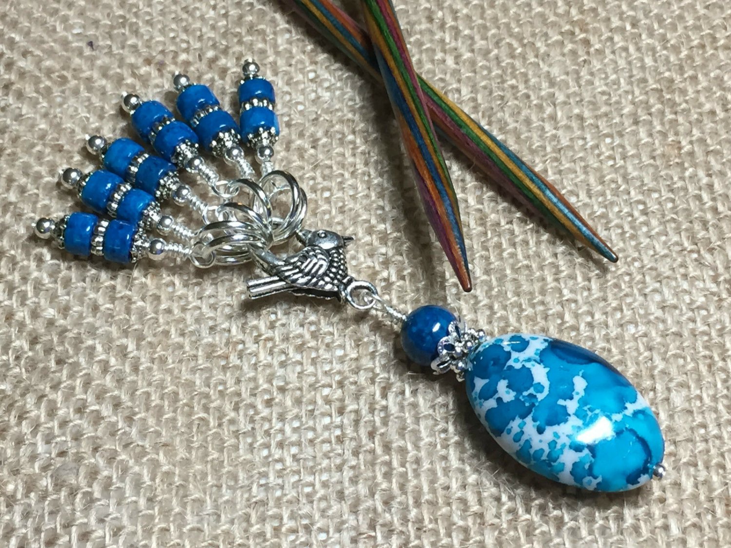 Snag Free Aqua River Stone Stitch Markers & Matching Clip Holder for Knitting