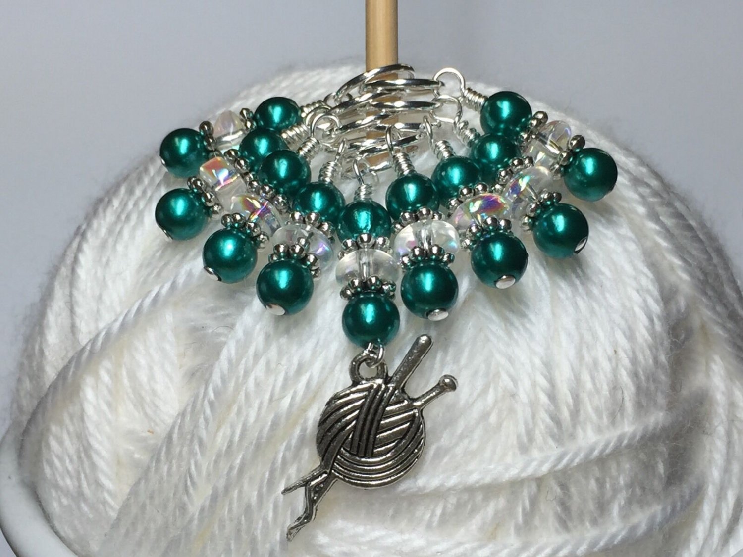 Beaded Knitting Stitch Markers (SNAG FREE)- Yarn & Needles