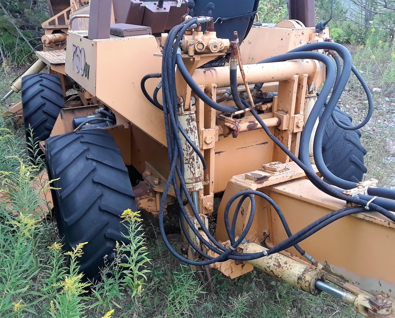 CASE 760BV / 760 / 762 BACKHOE / DIGGER / RIPPER / PULLER / DOZER