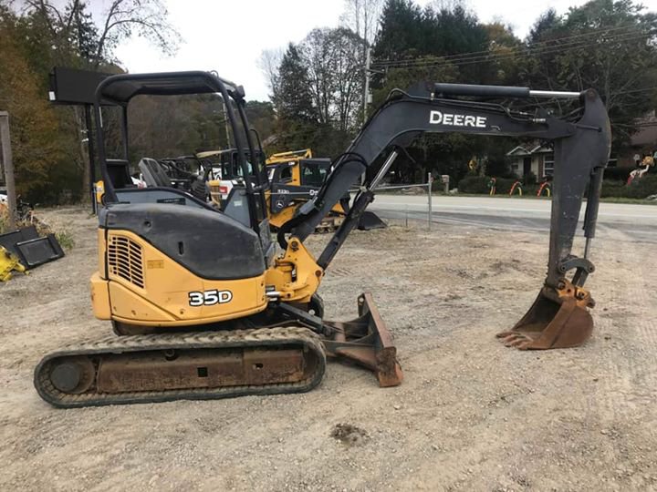 JOHN DEERE 35D MINI EXCAVATOR