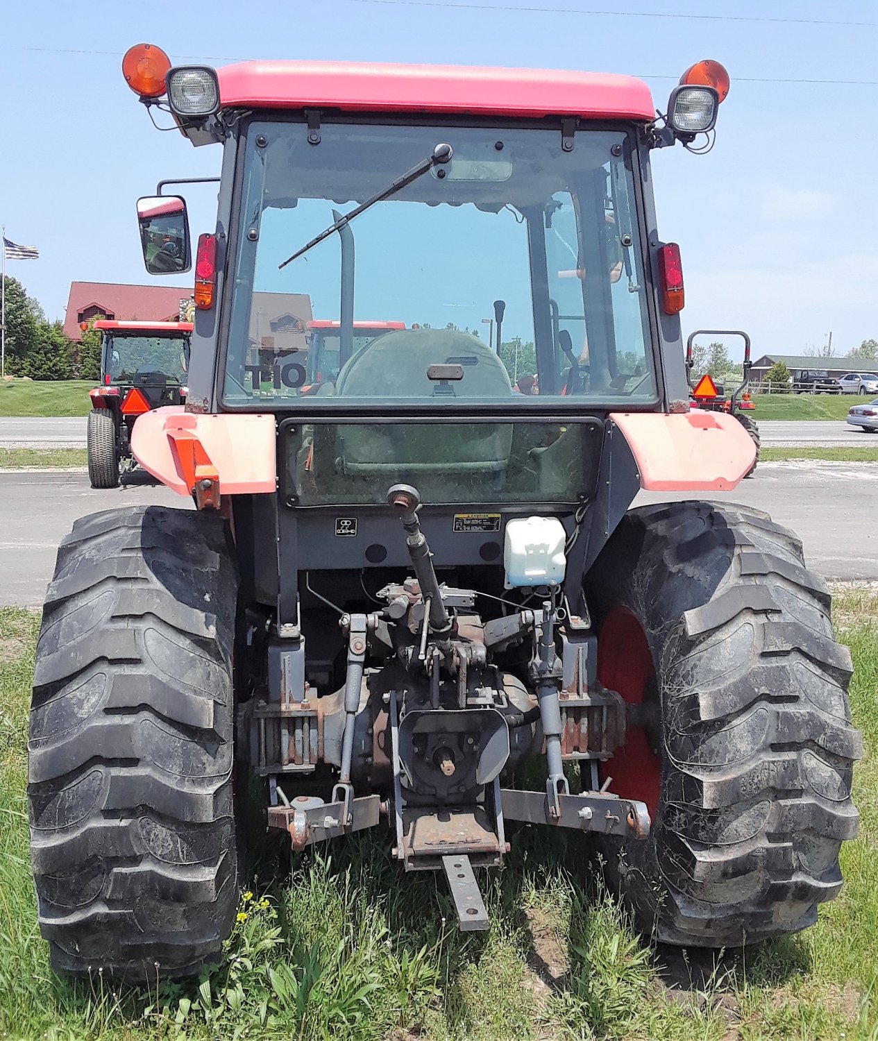 KUBOTA M5700 / M5700SDC 4WD TRACTOR / LA1002 FRONT LOADER 1540 HOURS