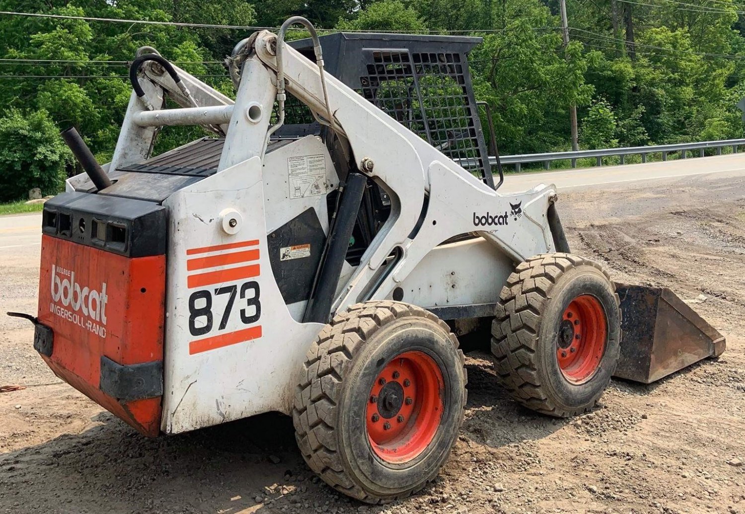 BOBCAT 873 SKID STEER