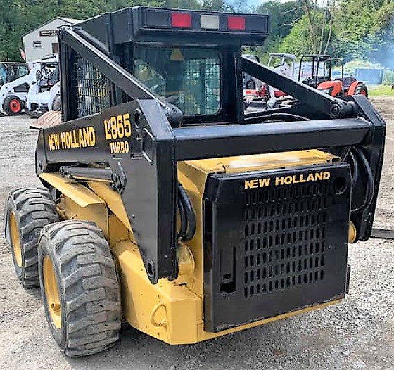 NEW HOLLAND LX885 SKID STEER