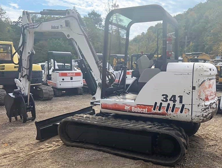 BOBCAT 341 MINI EXCAVATOR / THUMB