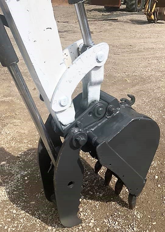 BOBCAT 341 MINI EXCAVATOR / THUMB