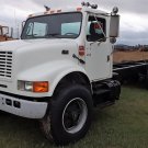 INTERNATIONAL TANDEM AXLE CAB / CHASSIS
