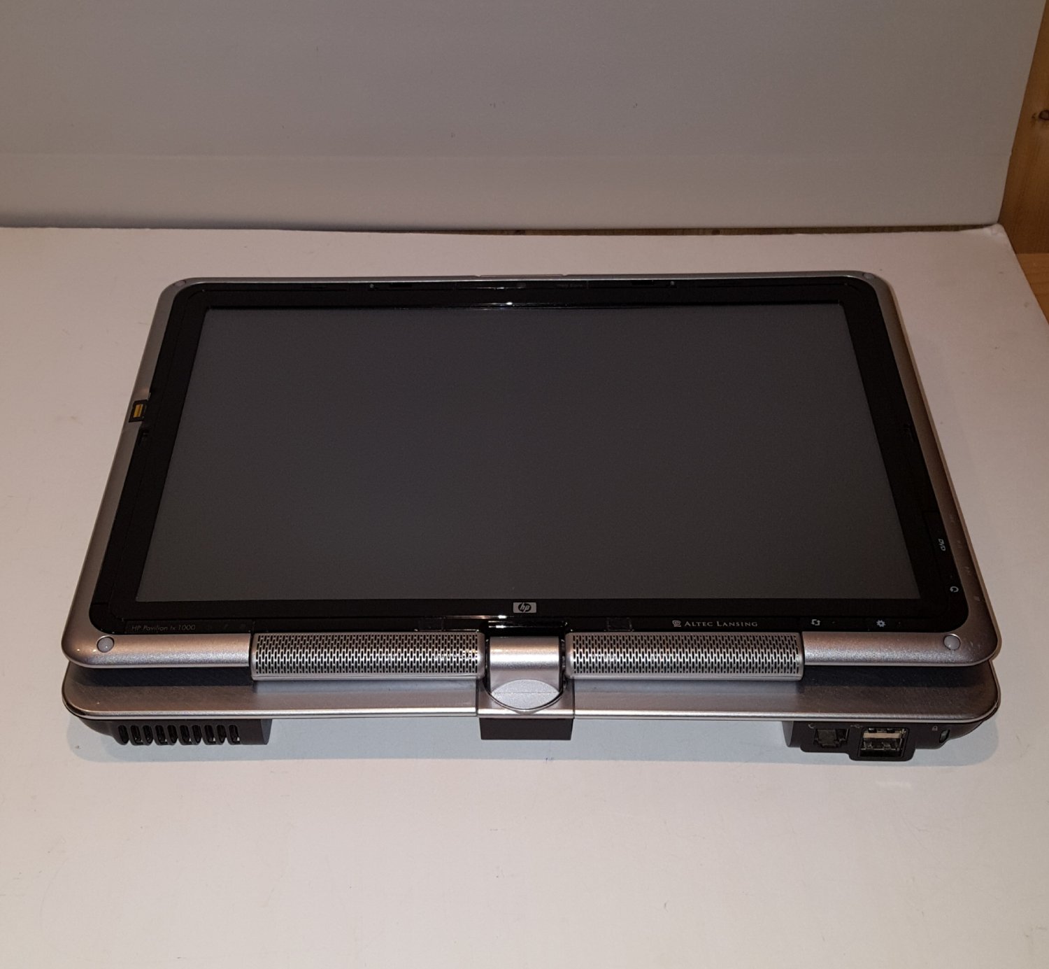 Hp Pavilion Tx 1000 Laptop Tablet Touchscreen Amd Turion X2 1 6ghz Tx 1444