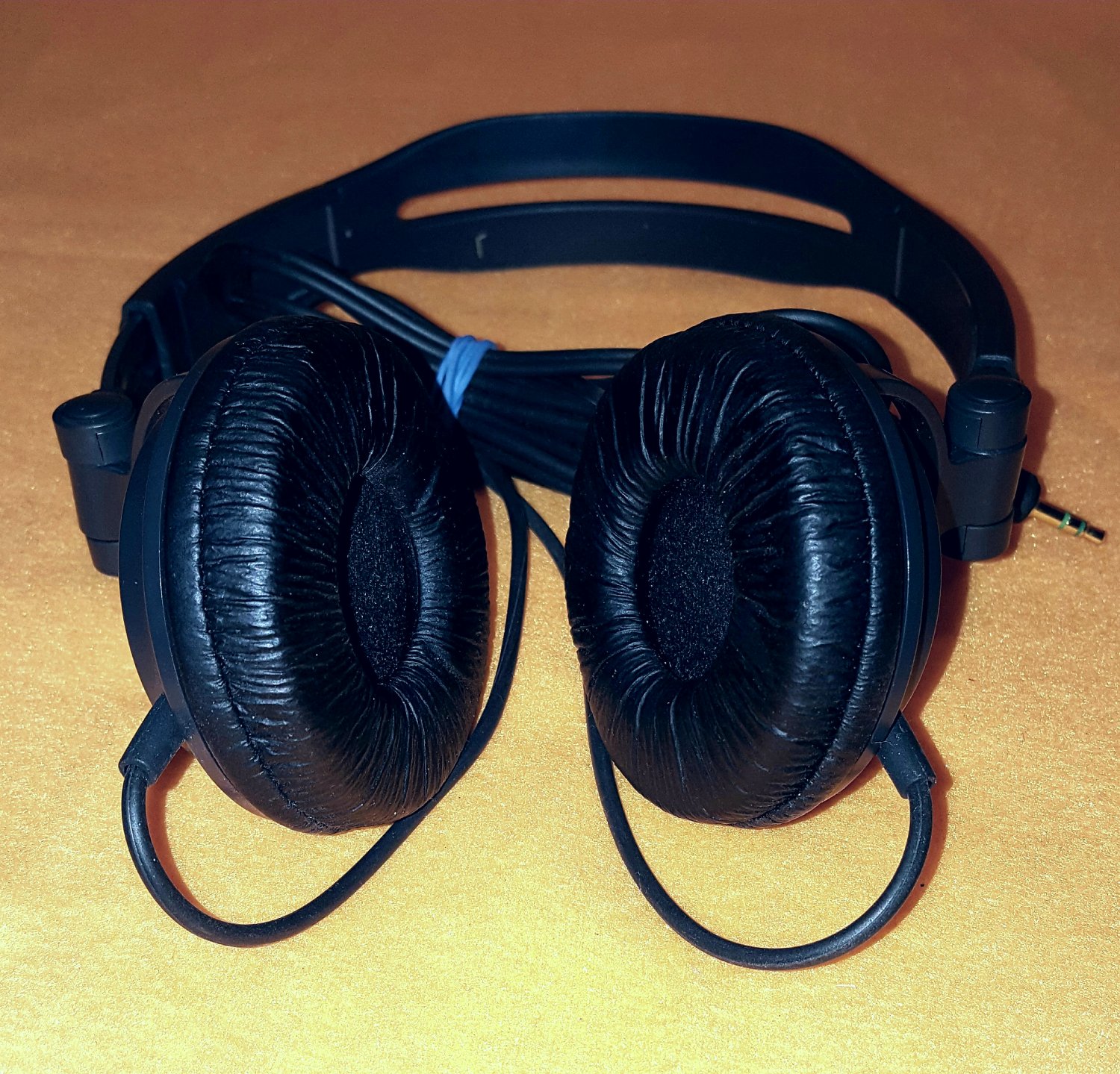 Sony MDRV250 Monitor Series Headphones with Inline Volume Control