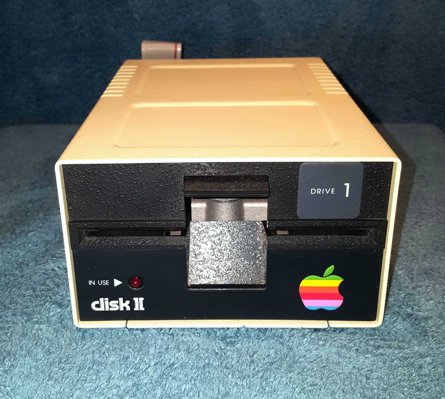 Apple Disk II Floppy Disk Drive for Apple II IIe Computer A2M0003