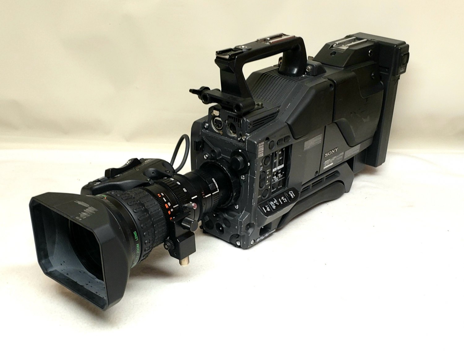 Sony DXC-D35WS Video Camera, CA-537 Adapter with Fujinon IF 19X A19x8.7BRM-28 Zoom Lens