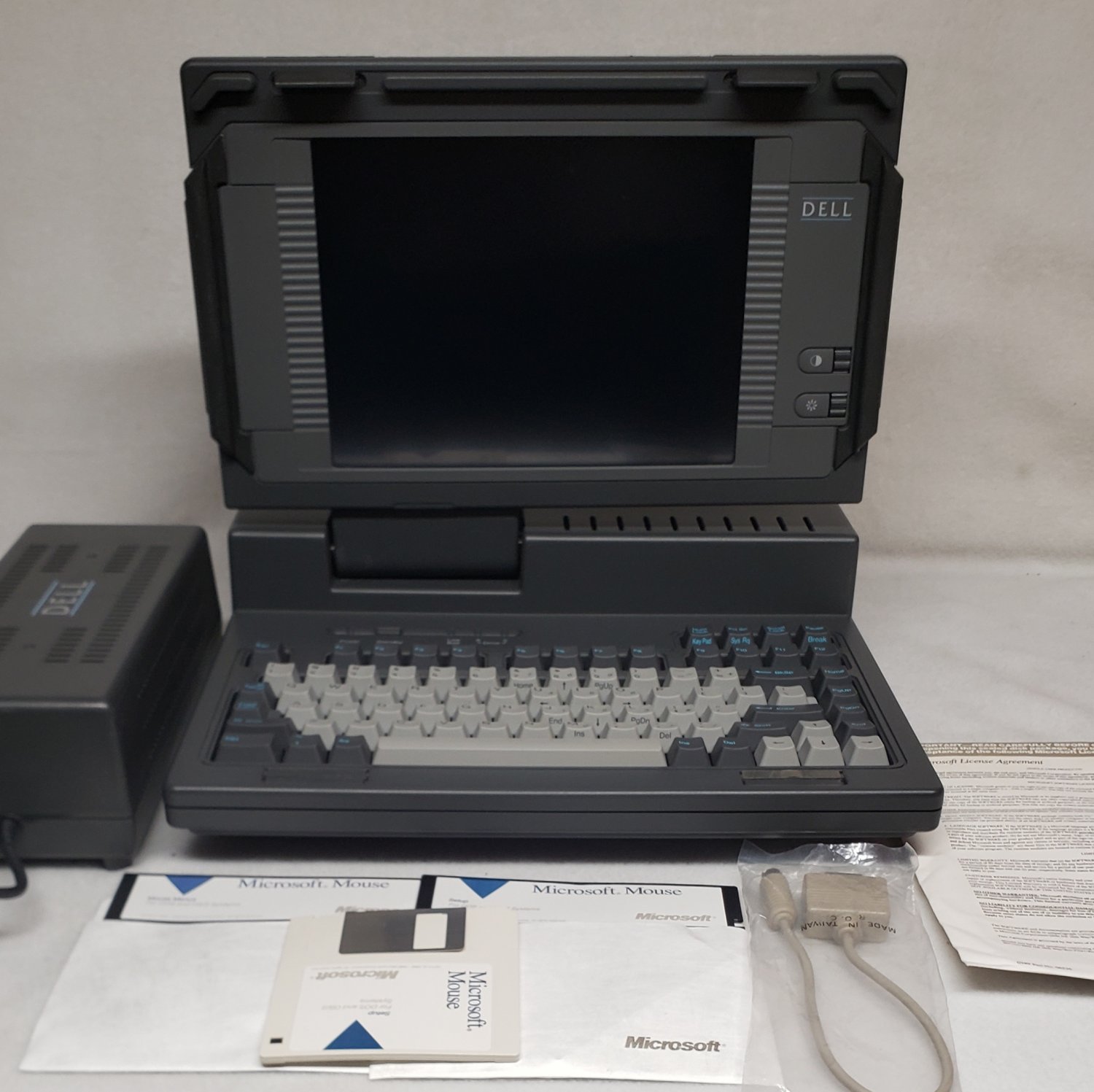 Vintage 1990 Dell 320LT Retro Laptop PC Computer RARE