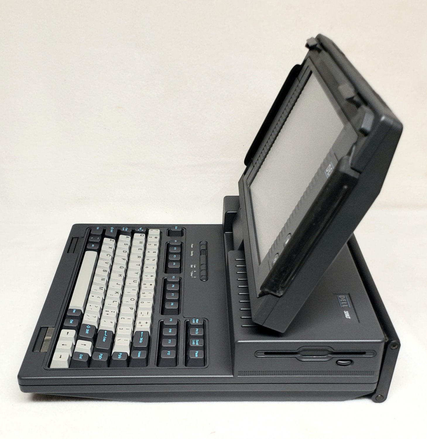 Vintage 1990 Dell 320LT Retro Laptop PC Computer RARE