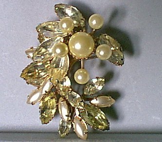 Vintage Pearly Starburst & Rhinestones Pin Green