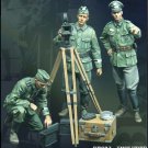 1/35 Resin Figure Model Kit GERMAN (3 FIGURES WITH device) WWII WW2 Unpainted
