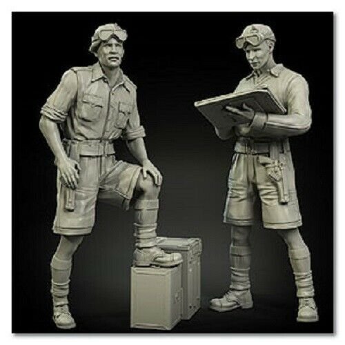 1/35 Resin Figure Model Kit British Soldiers Inspect Battlefield WWII Unpainted