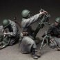 1/35 Resin Figure Model Kit Russian Antitank Team Loading Weapon WWII Soldiers