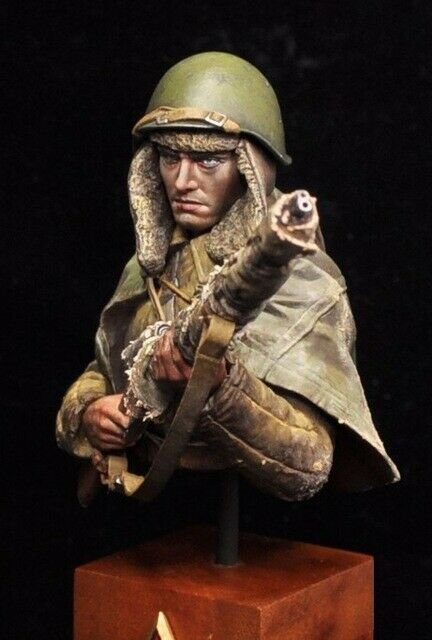 1/10 BUST Resin Figure Model Kit Soviet Soldier Shooter WWII WW2 Unpainted