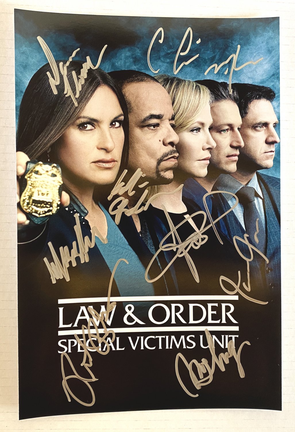 Law and Order Special Victims Unit cast signed autographed 8x12 photo Mariska Hargitay SVU