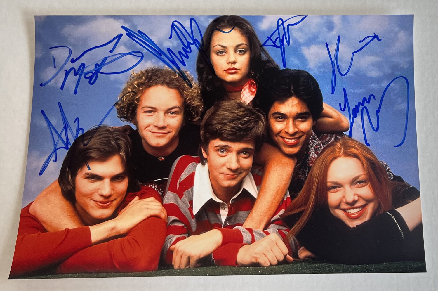 That '70s Show cast signed autographed 8x12 photo Ashton Kutcher Mila Kunis autographs