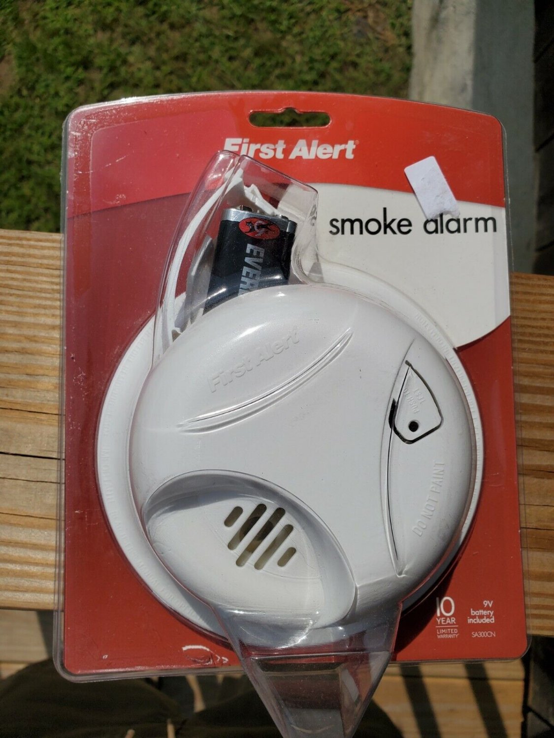 First Alert Smoke Alarm 9v Battery Included
