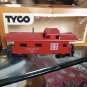 TYCO HO SCALE  IN BOX 8 WHEEL CABOOSE SANTA FE 327J:350 Train Car