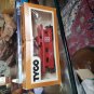 TYCO HO SCALE  IN BOX 8 WHEEL CABOOSE SANTA FE 327J:350 Train Car