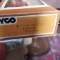 TYCO HO SCALE  IN BOX 8 WHEEL CABOOSE SANTA FE 327J:350 Train Car