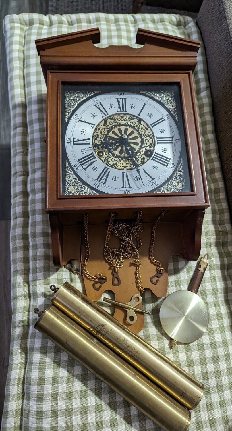 Vintage Linden 31 Day Wall Clock in a Wood Case Complete With key Made in Japan