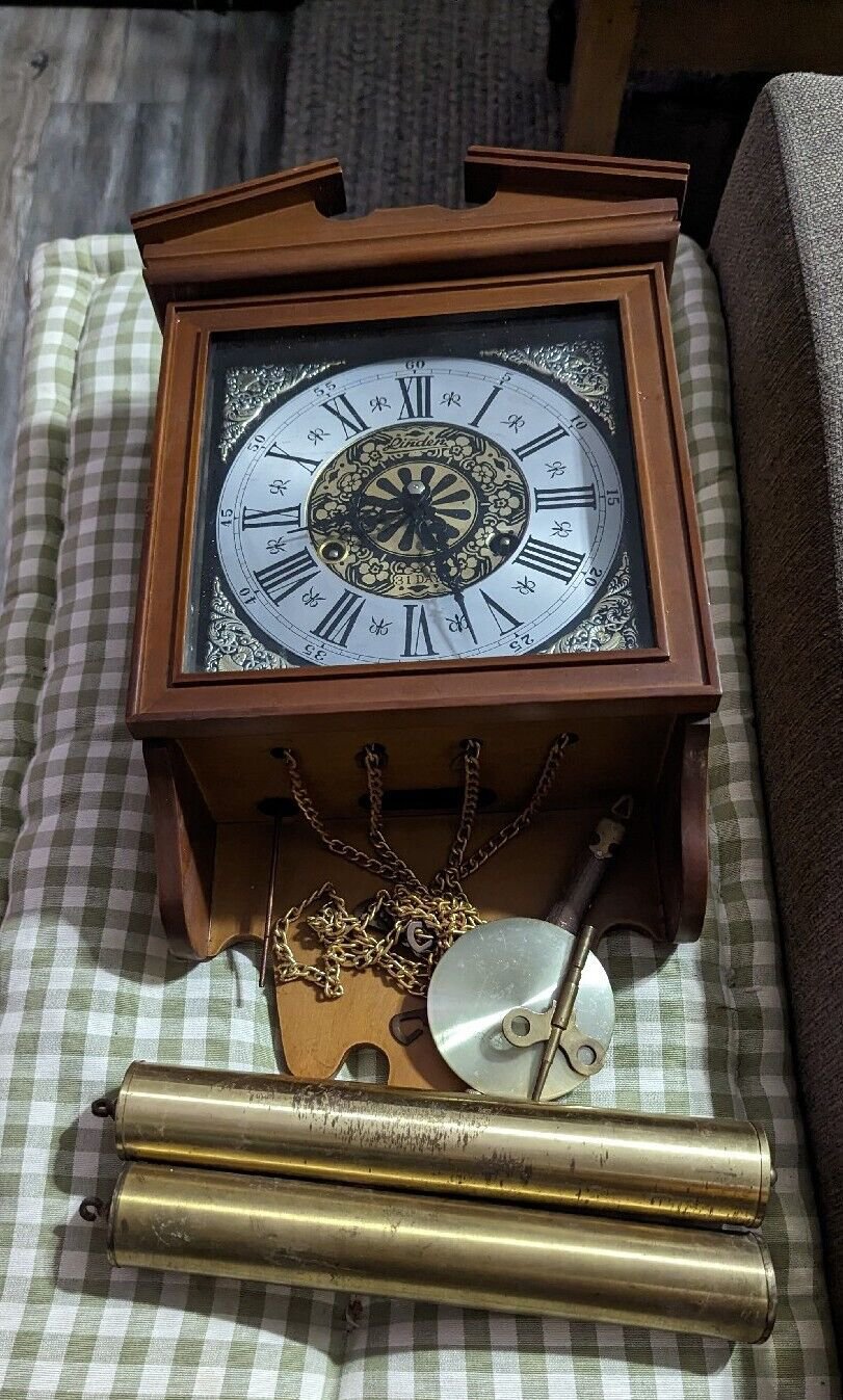 Vintage Linden 31 Day Wall Clock in a Wood Case Complete With key Made